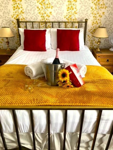 Hotel The Black Swan 3*